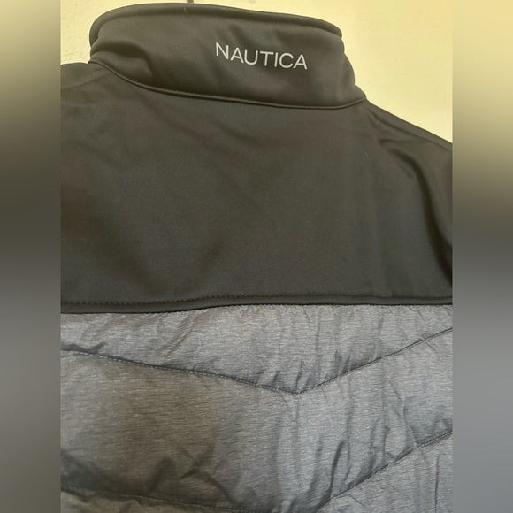 NWT- Nautica Black/Gray Water and Wind Resistant Jacket. Size Medium. Polyester - Picture 4 of 9